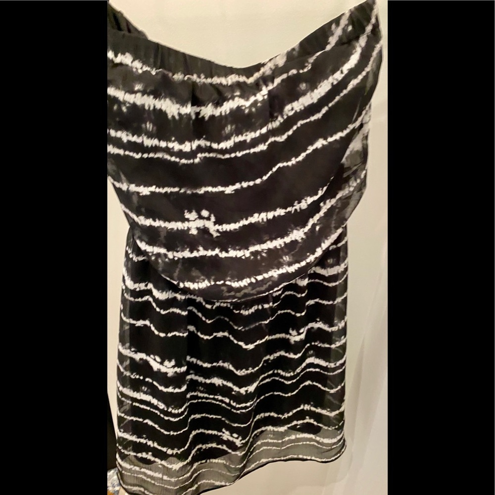 Express Strapless Tie Dye Stripe Mini Dress Black White XS Boho Blouson Chiffon